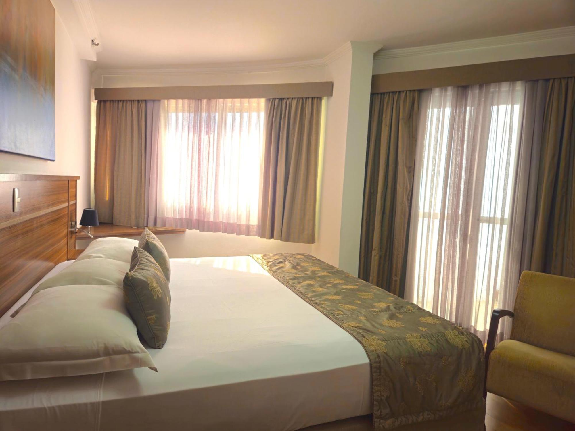 Faro Hotel Сан-Жозе-дус-Кампус Екстер'єр фото